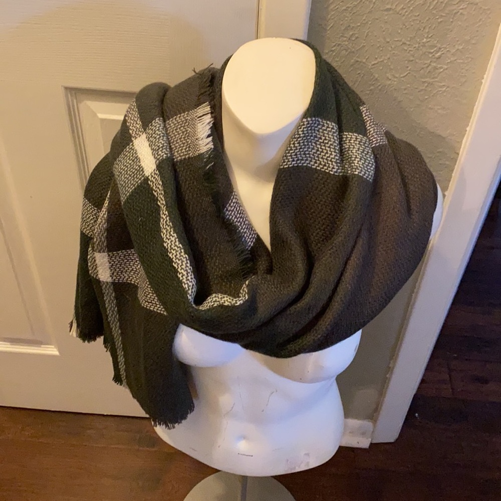 Scarf - Picture 3 of 4